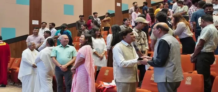 नई दिल्ली में बी.के. डॉ. बिन्नी सरीन को मानद डी.लिट. उपाधि से सम्मानित किया गया — photo gallery 6 नई दिल्ली में बी.के. डॉ. बिन्नी सरीन को मानद डी.लिट. उपाधि से सम्मानित किया गया — photo gallery 6
