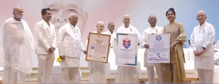 ब्रह्माकुमारीज़ के देशव्यापी नशा मुक्ति जन-जागरण अभियान को तीन वर्ल्ड रिकॉर्ड्स में मिली ऐतिहासिक उपलब्धि — photo gal… ब्रह्माकुमारीज़ के देशव्यापी नशा मुक्ति जन-जागरण अभियान को तीन वर्ल्ड रिकॉर्ड्स में मिली ऐतिहासिक उपलब्धि — photo gallery 2