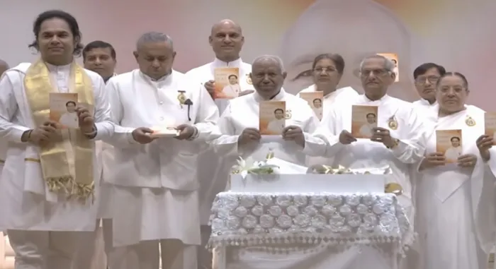 शांतिवन एवं पांडव भवन में बीके निकुंज भाई की पुस्तक "Echoes of the Soul – Reflections for a Conscious Life" का भव्य विमोचन शांतिवन एवं पांडव भवन में बीके निकुंज भाई की पुस्तक "Echoes of the Soul – Reflections for a Conscious Life" का भव्य विमोचन