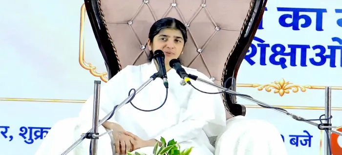लखनऊ में बीके शिवानी दीदी ने समझाया राजयोग का मर्म, मनसा सेवा से दूसरों को शक्ति देने की दी प्रेरणा — photo gallery 1 लखनऊ में बीके शिवानी दीदी ने समझाया राजयोग का मर्म, मनसा सेवा से दूसरों को शक्ति देने की दी प्रेरणा — photo gallery 1