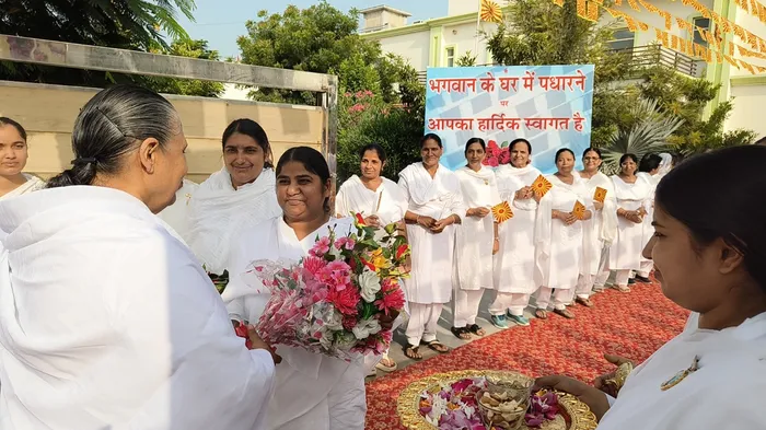 फतेहाबाद में वरिष्ठ राजयोगिनी बीके ऊषा ने हजारों श्रद्धालुओं को दिया तनावमुक्त एवं शांतिपूर्ण जीवन जीने का संदेश — ph… फतेहाबाद में वरिष्ठ राजयोगिनी बीके ऊषा ने हजारों श्रद्धालुओं को दिया तनावमुक्त एवं शांतिपूर्ण जीवन जीने का संदेश — photo gallery 6