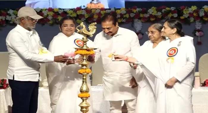 नवा रायपुर में उद्योग एवं व्यापार महासम्मेलन, ‘कॉन्शियस कैपिटलिज्म’ से व्यवसाय में उद्देश्य और सामाजिक सरोकार का संदे… नवा रायपुर में उद्योग एवं व्यापार महासम्मेलन, ‘कॉन्शियस कैपिटलिज्म’ से व्यवसाय में उद्देश्य और सामाजिक सरोकार का संदेश — photo gallery 1