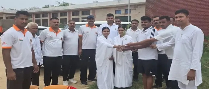 एनडीआरएफ कम्युनिटी सेंटर, घुमनहेड़ा में "एक पेड़ माँ के नाम" अभियान के अंतर्गत वृक्षारोपण एवं आध्यात्मिक जागरूकता कार्यक्रम आयोजित — gallery photo 1