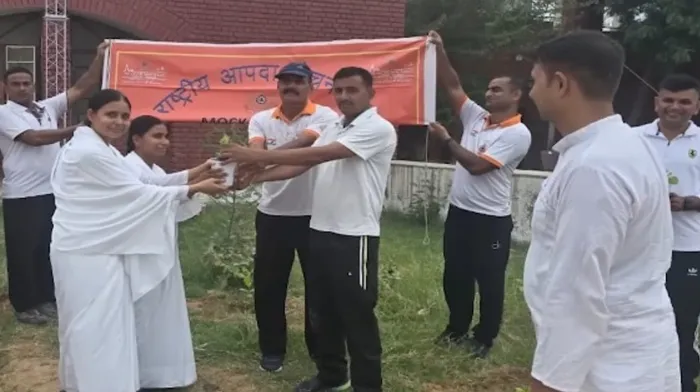 एनडीआरएफ कम्युनिटी सेंटर, घुमनहेड़ा में "एक पेड़ माँ के नाम" अभियान के अंतर्गत वृक्षारोपण एवं आध्यात्मिक जागरूकता कार्यक्रम आयोजित