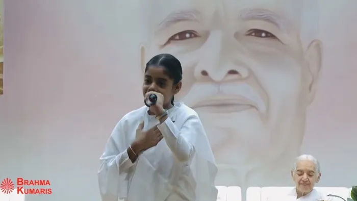 मधुबन में भाई साहब की प्रथम पुण्यतिथि पर 9 वर्षीय कुमारी हंसी ने दिया एकता और शांति का संदेश — gallery photo 2