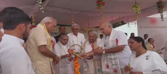 हरियाणा के लाडवा गांव में आदर्श ग्राम निर्माण महाअभियान का भव्य शुभारंभ — photo gallery 3 हरियाणा के लाडवा गांव में आदर्श ग्राम निर्माण महाअभियान का भव्य शुभारंभ — photo gallery 3