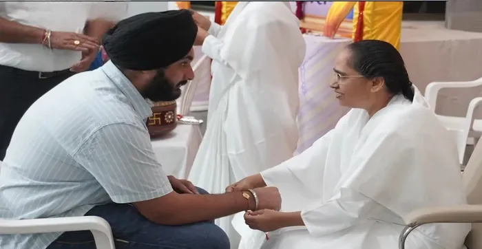 ईश्वरीय राखी से पवित्रता और श्रेष्ठ कर्मों का संदेश, देशभर में मनाया गया रक्षाबंधन — article photo 23 ईश्वरीय राखी से पवित्रता और श्रेष्ठ कर्मों का संदेश, देशभर में मनाया गया रक्षाबंधन — article photo 23