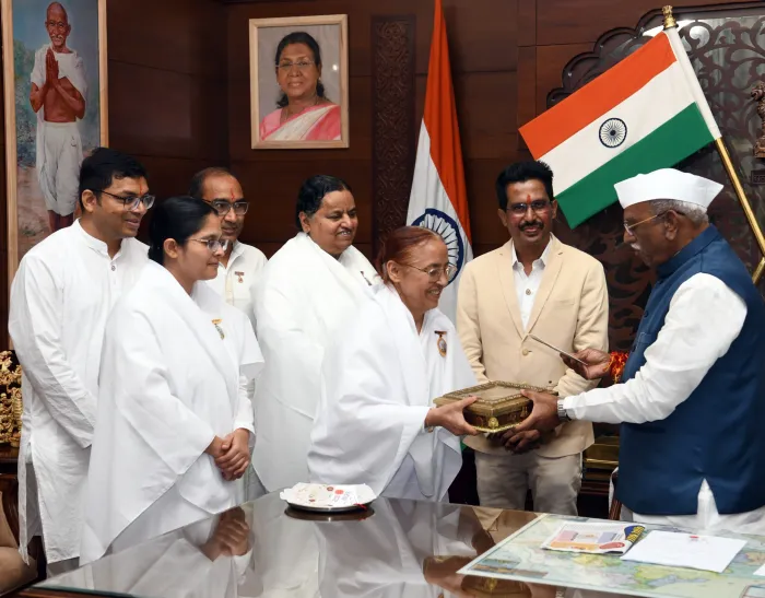 जयपुर म्यूजियम सबज़ोन द्वारा रक्षाबंधन पर प्रदेश के राज्यपाल, मुख्यमंत्री, उपमुख्यमंत्रियों एवं पूर्व मुख्यमंत्री को राखी बांधकर शुभकामनाएं — gallery photo 5