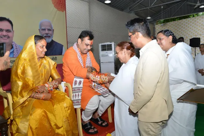 जयपुर म्यूजियम सबज़ोन द्वारा रक्षाबंधन पर प्रदेश के राज्यपाल, मुख्यमंत्री, उपमुख्यमंत्रियों एवं पूर्व मुख्यमंत्री को राखी बांधकर शुभकामनाएं — gallery photo 1