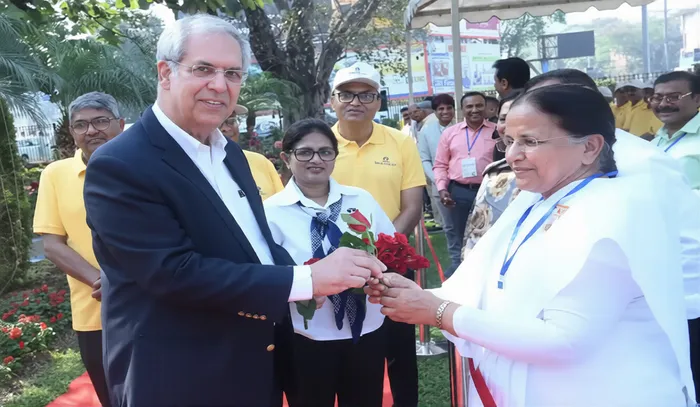 जमशेदपुर में ब्रह्माकुमारीज़ प्रतिनिधिमंडल की राष्ट्रपति द्रौपदी मुर्मू से शिष्टाचार भेंट एवं जमशेद जी टाटा को श्रद्ध… जमशेदपुर में ब्रह्माकुमारीज़ प्रतिनिधिमंडल की राष्ट्रपति द्रौपदी मुर्मू से शिष्टाचार भेंट एवं जमशेद जी टाटा को श्रद्धांजलि — photo gallery 5