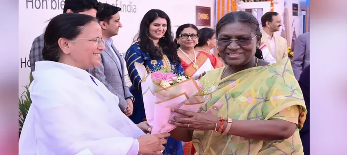 जमशेदपुर में ब्रह्माकुमारीज़ प्रतिनिधिमंडल की राष्ट्रपति द्रौपदी मुर्मू से शिष्टाचार भेंट एवं जमशेद जी टाटा को श्रद्ध… जमशेदपुर में ब्रह्माकुमारीज़ प्रतिनिधिमंडल की राष्ट्रपति द्रौपदी मुर्मू से शिष्टाचार भेंट एवं जमशेद जी टाटा को श्रद्धांजलि — photo gallery 6