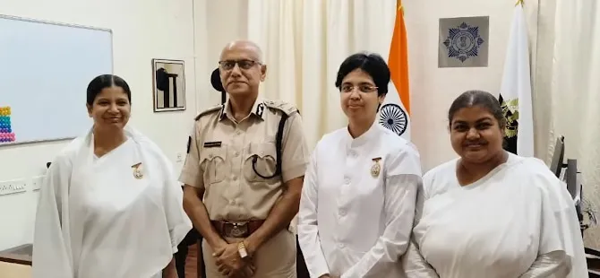 कोलकाता पुलिस आयुक्त से ब्रह्माकुमारीज़ प्रतिनिधिमंडल की शिष्टाचार भेंट — photo gallery 1 कोलकाता पुलिस आयुक्त से ब्रह्माकुमारीज़ प्रतिनिधिमंडल की शिष्टाचार भेंट — photo gallery 1