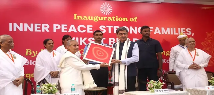 कोलकाता में इनर पीस, स्ट्रॉन्ग फैमिलीज और विकसित भारत का संदेश — राज्यपाल आर. एन. रवि ने सराहा ब्रह्माकुमारीज़ का सेवा यज्ञ — gallery photo 2