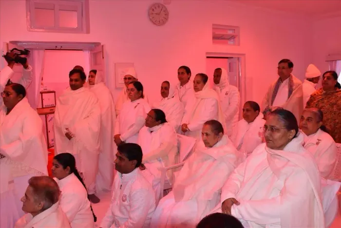 माउंट आबू (मधुबन): फूलों, भावनाओं और स्मृतियों में सजा ब्रह्मा बाबा का स्मृति दिवस — gallery photo 2