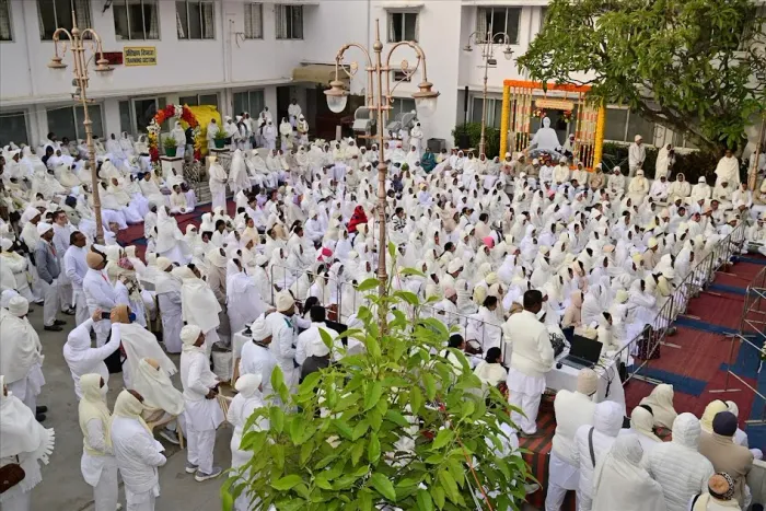 माउंट आबू (मधुबन): फूलों, भावनाओं और स्मृतियों में सजा ब्रह्मा बाबा का स्मृति दिवस — gallery photo 17