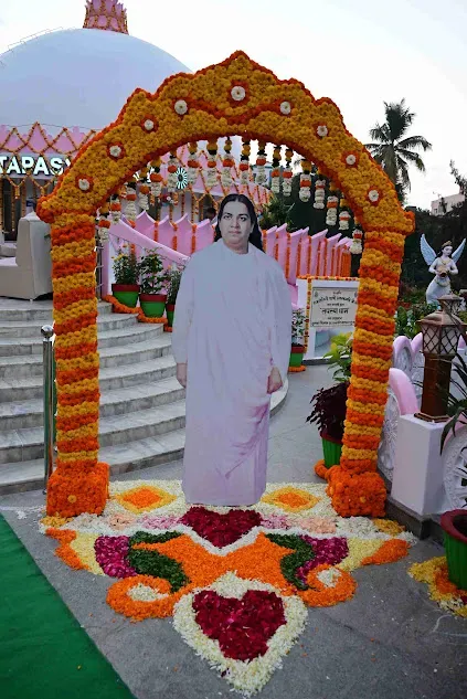 माउंट आबू (मधुबन): फूलों, भावनाओं और स्मृतियों में सजा ब्रह्मा बाबा का स्मृति दिवस — gallery photo 7