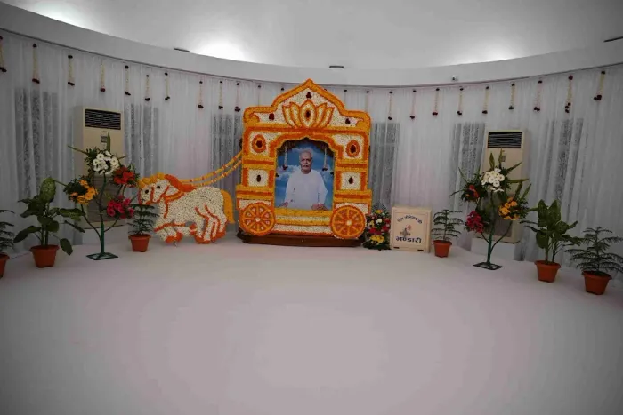 माउंट आबू (मधुबन): फूलों, भावनाओं और स्मृतियों में सजा ब्रह्मा बाबा का स्मृति दिवस — gallery photo 6
