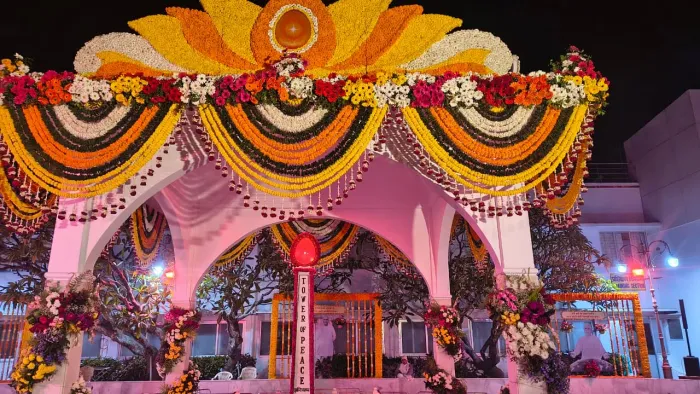 माउंट आबू (मधुबन): फूलों, भावनाओं और स्मृतियों में सजा ब्रह्मा बाबा का स्मृति दिवस — gallery photo 29