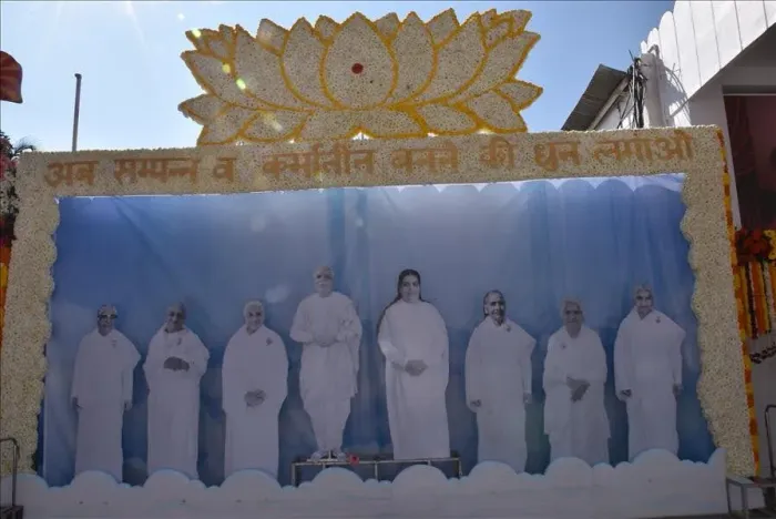 माउंट आबू (मधुबन): फूलों, भावनाओं और स्मृतियों में सजा ब्रह्मा बाबा का स्मृति दिवस — gallery photo 3