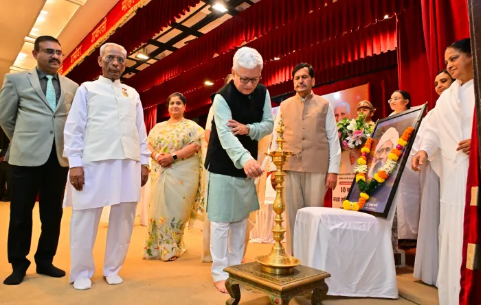 महाराष्ट्र के राज्यपाल श्री जिष्णु देव वर्मा की उपस्थिति में नशा मुक्ति प्रतिज्ञा अभियान का शुभारंभ — gallery photo 11