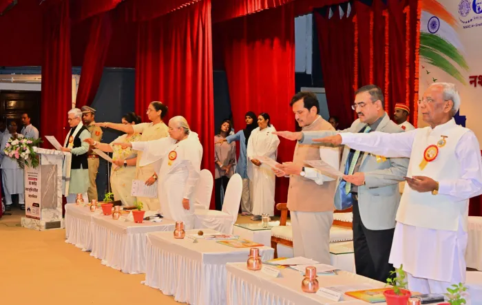 महाराष्ट्र के राज्यपाल श्री जिष्णु देव वर्मा की उपस्थिति में नशा मुक्ति प्रतिज्ञा अभियान का शुभारंभ महाराष्ट्र के राज्यपाल श्री जिष्णु देव वर्मा की उपस्थिति में नशा मुक्ति प्रतिज्ञा अभियान का शुभारंभ