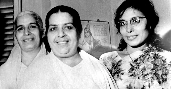 mamma with dadi nirmalshanta.jpg