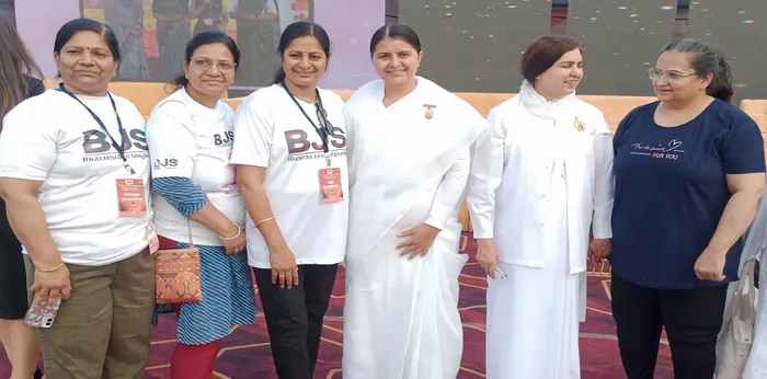 सूरत में रन फॉर स्मार्ट गर्ल शॉर्ट मैराथन 2026 संपन्न, बेटियों के सशक्तिकरण का गूंजा संदेश — gallery photo 2