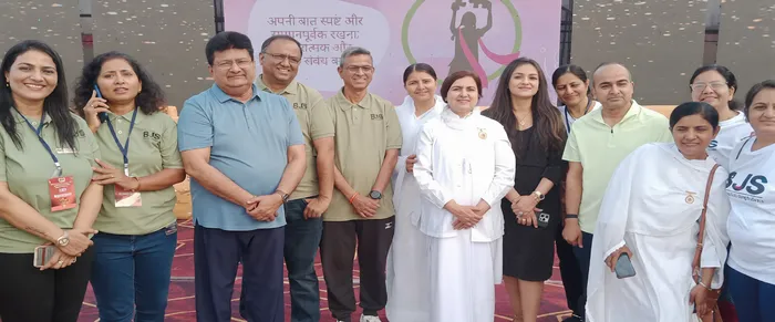 सूरत में रन फॉर स्मार्ट गर्ल शॉर्ट मैराथन 2026 संपन्न, बेटियों के सशक्तिकरण का गूंजा संदेश — gallery photo 4
