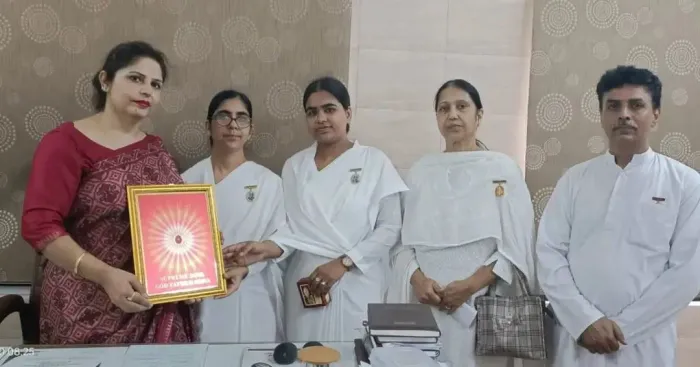 ब्रह्माकुमारीज़ द्वारा विद्यार्थियों को दिलाई गई नशा-मुक्त भारत की प्रतिज्ञा — photo gallery 1 ब्रह्माकुमारीज़ द्वारा विद्यार्थियों को दिलाई गई नशा-मुक्त भारत की प्रतिज्ञा — photo gallery 1