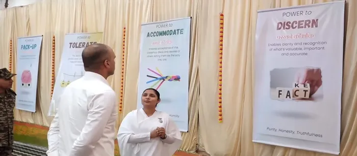 नवा रायपुर के शांति शिखर में चैतन्य देवियों की भव्य झांकी बनी श्रद्धालुओं के आकर्षण का केंद्र — photo gallery 1 नवा रायपुर के शांति शिखर में चैतन्य देवियों की भव्य झांकी बनी श्रद्धालुओं के आकर्षण का केंद्र — photo gallery 1
