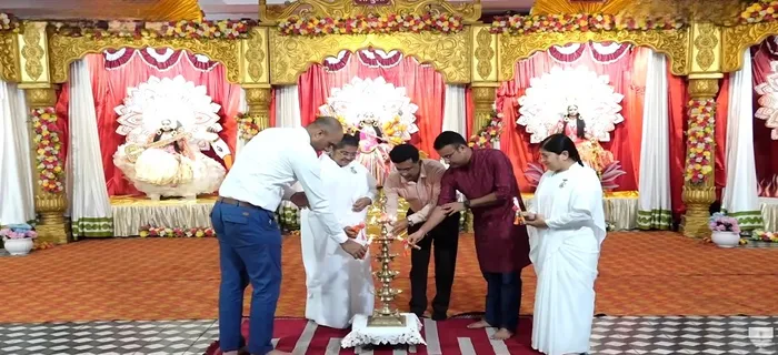 नवा रायपुर के शांति शिखर में चैतन्य देवियों की भव्य झांकी बनी श्रद्धालुओं के आकर्षण का केंद्र — photo gallery 4 नवा रायपुर के शांति शिखर में चैतन्य देवियों की भव्य झांकी बनी श्रद्धालुओं के आकर्षण का केंद्र — photo gallery 4