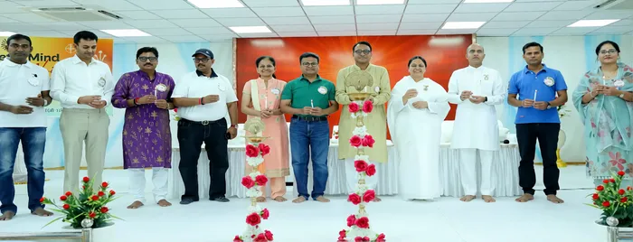 नोएडा में 500 से अधिक प्रोफेशनल्स ने जाना “A Peaceful Mind for a Powerful Life” का संदेश — photo gallery 5 नोएडा में 500 से अधिक प्रोफेशनल्स ने जाना “A Peaceful Mind for a Powerful Life” का संदेश — photo gallery 5