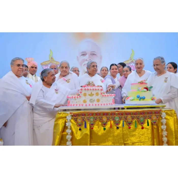 Om Shanti Retreat Centre Celebrates 25 Years of Dedication and Divine Service – Honours 50 Long-Serving Members — pho… Om Shanti Retreat Centre Celebrates 25 Years of Dedication and Divine Service – Honours 50 Long-Serving Members — photo gallery 1