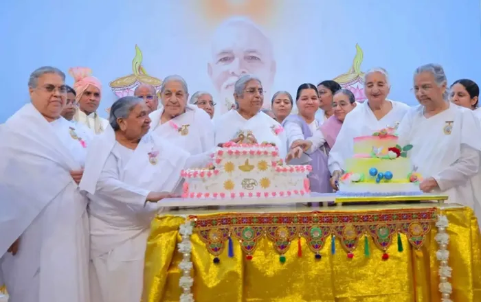 Om Shanti Retreat Centre Celebrates 25 Years of Dedication and Divine Service – Honours 50 Long-Serving Members Om Shanti Retreat Centre Celebrates 25 Years of Dedication and Divine Service – Honours 50 Long-Serving Members
