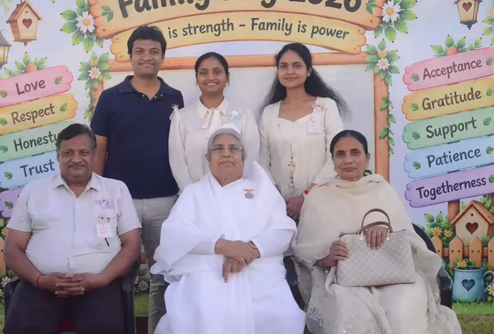ओआरसी में ‘यूनिटी स्ट्रेंथ फैमिली’ कार्यक्रम, परिवारों में एकता और आध्यात्मिक मूल्यों का संदेश — photo gallery 6 ओआरसी में ‘यूनिटी स्ट्रेंथ फैमिली’ कार्यक्रम, परिवारों में एकता और आध्यात्मिक मूल्यों का संदेश — photo gallery 6