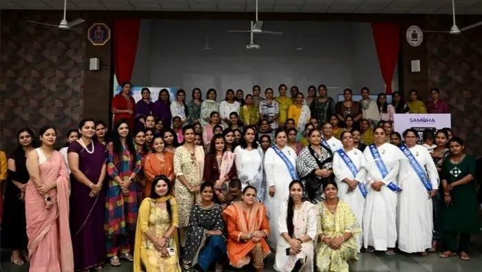पोरबंदर में शांति एवं सद्भावना अभियान के अंतर्गत तनावमुक्त जीवन एवं राजयोग ध्यान पर प्रेरणादायी कार्यक्रम आयोजित पोरबंदर में शांति एवं सद्भावना अभियान के अंतर्गत तनावमुक्त जीवन एवं राजयोग ध्यान पर प्रेरणादायी कार्यक्रम आयोजित