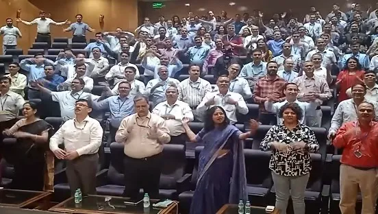 रेल मंत्रालय के अधिकारियों के लिए तनाव मुक्त जीवन शैली पर विशेष कार्यशाला का आयोजन — photo gallery 3 रेल मंत्रालय के अधिकारियों के लिए तनाव मुक्त जीवन शैली पर विशेष कार्यशाला का आयोजन — photo gallery 3