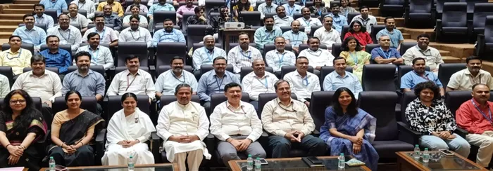 रेल मंत्रालय के अधिकारियों के लिए तनाव मुक्त जीवन शैली पर विशेष कार्यशाला का आयोजन — photo gallery 6 रेल मंत्रालय के अधिकारियों के लिए तनाव मुक्त जीवन शैली पर विशेष कार्यशाला का आयोजन — photo gallery 6