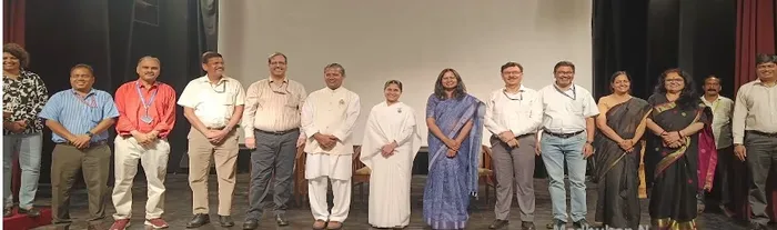 रेल मंत्रालय के अधिकारियों के लिए तनाव मुक्त जीवन शैली पर विशेष कार्यशाला का आयोजन — photo gallery 4 रेल मंत्रालय के अधिकारियों के लिए तनाव मुक्त जीवन शैली पर विशेष कार्यशाला का आयोजन — photo gallery 4