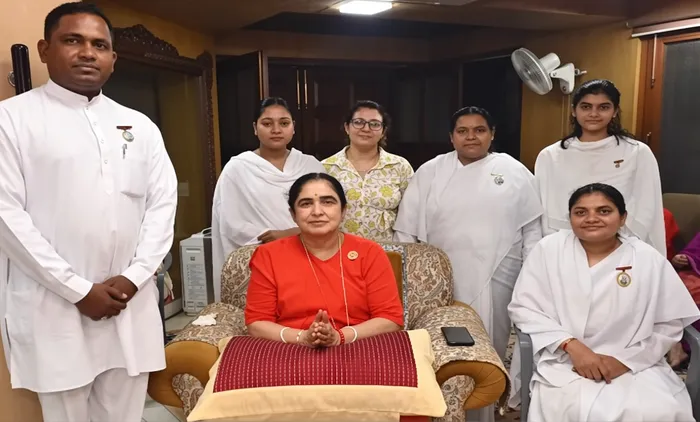 रक्षाबंधन पर ब्रह्माकुमारीज़ ने देशभर में बांधा ईश्वरीय रक्षा सूत्र, दिया पवित्रता और शांति का संदेश — article photo 14 रक्षाबंधन पर ब्रह्माकुमारीज़ ने देशभर में बांधा ईश्वरीय रक्षा सूत्र, दिया पवित्रता और शांति का संदेश — article photo 14