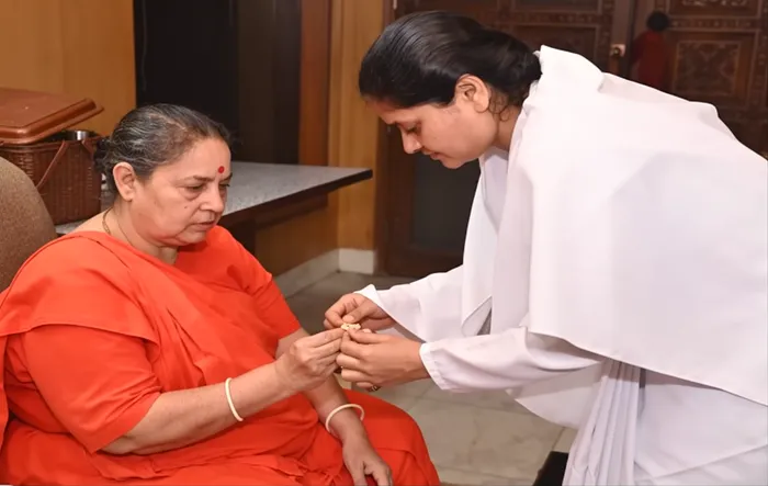 रक्षाबंधन पर ब्रह्माकुमारीज़ ने देशभर में बांधा ईश्वरीय रक्षा सूत्र, दिया पवित्रता और शांति का संदेश — article photo 17 रक्षाबंधन पर ब्रह्माकुमारीज़ ने देशभर में बांधा ईश्वरीय रक्षा सूत्र, दिया पवित्रता और शांति का संदेश — article photo 17