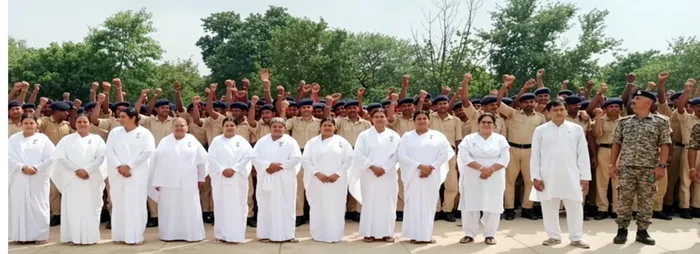 रक्षाबंधन पर ब्रह्माकुमारीज़ ने देशभर में बांधा ईश्वरीय रक्षा सूत्र, दिया पवित्रता और शांति का संदेश — article photo 30 रक्षाबंधन पर ब्रह्माकुमारीज़ ने देशभर में बांधा ईश्वरीय रक्षा सूत्र, दिया पवित्रता और शांति का संदेश — article photo 30