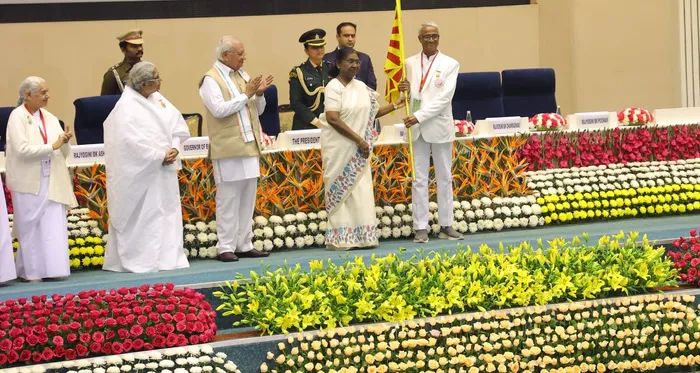 राष्ट्रपति द्रौपदी मुर्मू जी के करकमलों द्वारा नई दिल्ली के विज्ञान भवन में “कर्मयोग फॉर एंपावर्ड भारत” राष्ट्रीय अभियान का शुभारंभ — gallery photo 5