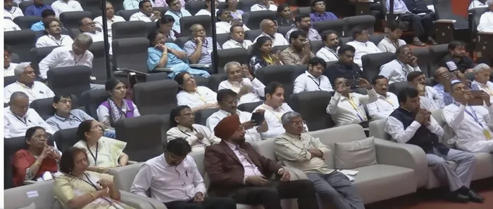 विज्ञान और आध्यात्म के संगम से स्वर्णिम भविष्य निर्माण का आह्वान — photo gallery 5 विज्ञान और आध्यात्म के संगम से स्वर्णिम भविष्य निर्माण का आह्वान — photo gallery 5