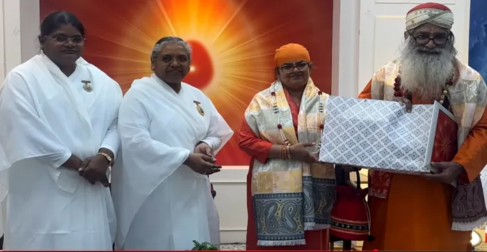 सिकंदराबाद में संत सम्मान समारोह, शांति और सद्भाव का संदेश — photo gallery 6 सिकंदराबाद में संत सम्मान समारोह, शांति और सद्भाव का संदेश — photo gallery 6
