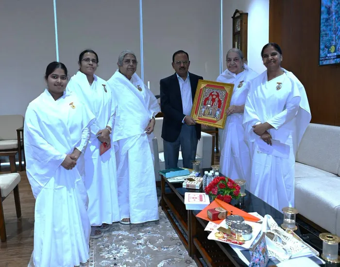 ब्रह्माकुमारीज़ प्रतिनिधिमंडल ने माननीय राष्ट्रीय सुरक्षा सलाहकार श्री अजीत डोभाल जी से की भेंट — photo gallery 1 ब्रह्माकुमारीज़ प्रतिनिधिमंडल ने माननीय राष्ट्रीय सुरक्षा सलाहकार श्री अजीत डोभाल जी से की भेंट — photo gallery 1