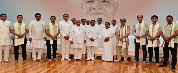 आत्मबल के साथ स्वुरक्षा का संकल्प — ब्रह्माकुमारीज़ मुख्यालय में सेल्फ डिफेंस प्रशिक्षण — gallery photo 4