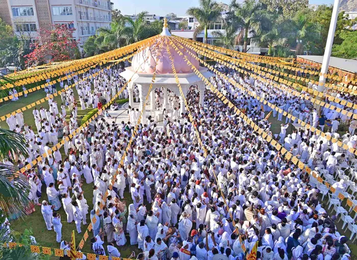 माउंट आबू स्थित शांतिवन में हजारों साधकों की उपस्थिति में श्रद्धा और उत्साह के साथ मनाया गया महाशिवरात्रि महोत्सव — gallery photo 7
