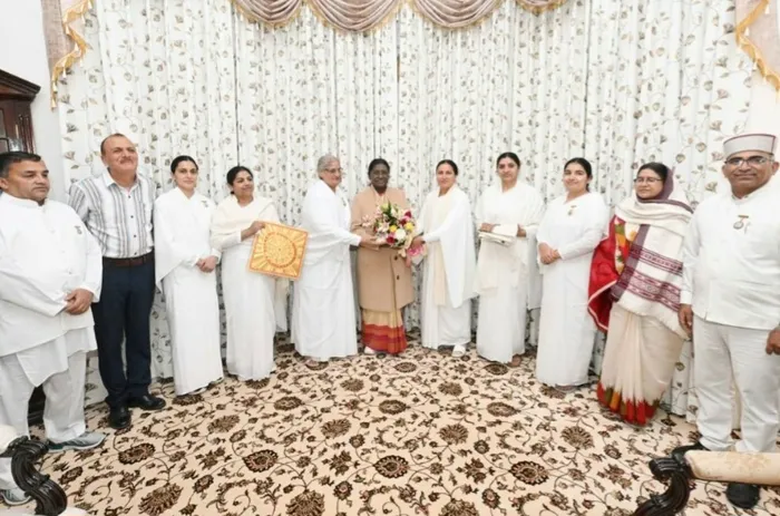 Courtesy Visit by Brahma Kumaris Solan Representatives to Hon’ble President Draupadi Murmu Ji at Shimla Retreat