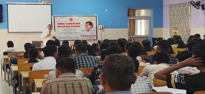 सुल्तानपुर में ब्रह्माकुमारीज़ ने विद्यार्थियों, सीआरपीएफ प्रशिक्षार्थियों और शहरवासियों को दिया आत्मशक्ति एवं आंतरिक नेतृत्व का संदेश सुल्तानपुर में ब्रह्माकुमारीज़ ने विद्यार्थियों, सीआरपीएफ प्रशिक्षार्थियों और शहरवासियों को दिया आत्मशक्ति एवं आंतरिक नेतृत्व का संदेश